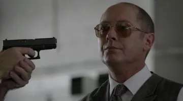 Gafas de sol Olivier Peoples de James Spader en The Blacklist