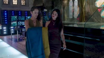 The top and red skirt with Jovani, Camille Belcourt (Kaitlyn Leeb) in  Shadowhunters S01E13