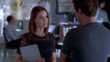 The dress Lucy Paris of Ashley Marin (Laura Leighton) on Pretty Little Liars S07E18