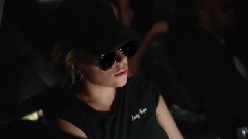 The sunglasses of Lady Gaga in the clip a Million Reasons