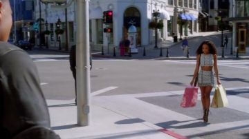 Les bottines à talons Balmain de Tangey Turner (Pepi Sonuga) dans Famous in Love S01E09