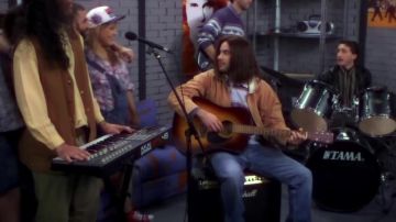 Les converses de Marla (Bérengère Krief) dans Bref J'ai grandit dans les années 90