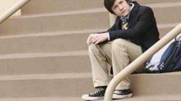 The Converse of David (Dylan Minette) in Lost