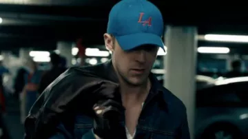 The cap blue New Era Los Angeles Dodgers the driver (Ryan Gosling) in Drive