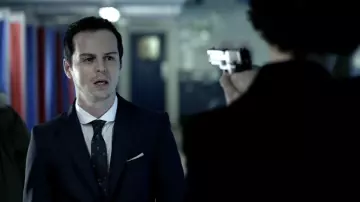 Skull tie worn by Jim Moriarty (Andrew Scott) in Sherlock S01E03