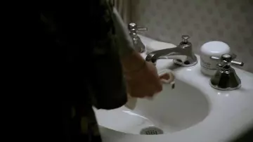 Vivid MD Skincare used by Wendy Case (Drea De Matteo) as seen in Sons of Anarchy S06E03