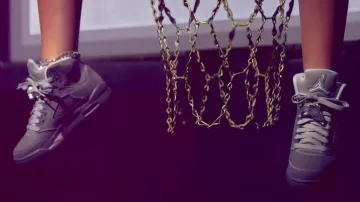 The sneakers of Miley Cyrus in the video for Mike WiLL Made-It - 23 (Explicit) ft. Wiz Khalifa, Juicy J