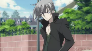 La perruque grise de Vali dans High School DxD