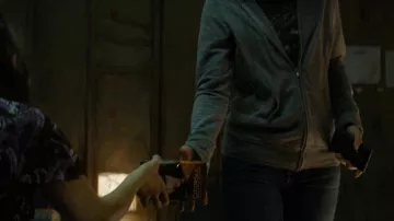 Tinte para el cabello Revlon Colorsilk de Felicia (Yara Martínez) en True Detective S02E08