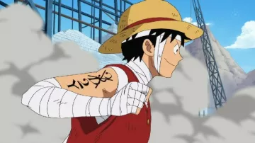 Le tatouage temporaire de Luffy au bras dans One Piece