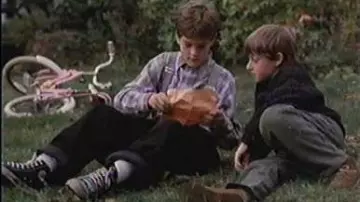 The Converse of Billy (Joshua Jackson) in Digger