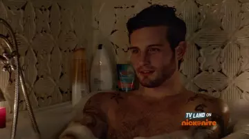 Josh's (Nico Tortorella) Dove body wash in Younger S01E11