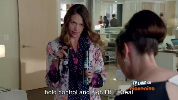 Liza's (Sutton Foster) L’Oreal hairspray Bold Control in Younger S01E08
