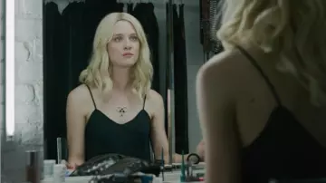 Isabelle’s (Mackenzie Davis) Prestige liquid eye liner in Memory Box