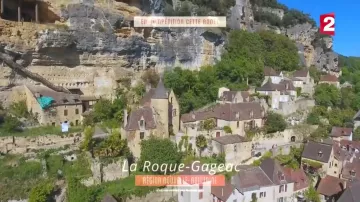 Le vil­lage de La Roque-Ga­geac (Nouvelle-Aquitaine) dans Le Vil­lage pré­féré des Fran­çais 2017