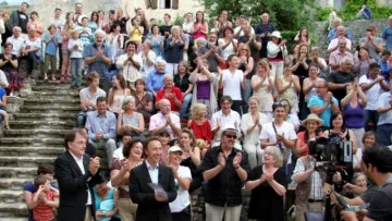 Le village de Saint-Cirq-Lapopie en Occitanie, gagnant du Village préféré des Français 2012