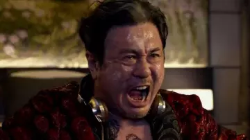 The headset audio Aëdle of Mr. Jang (Choi Min-sik) in Lucy