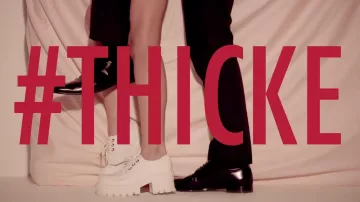 Les boots dans le clip Blurred Lines Par Robin Thicke ft. T.I. & Pharrell