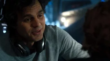 The headphones Beats by Dr. Bruce Banner (Mark Ruffalo) in Avengers age of Ultron