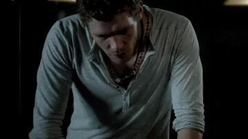 Le collier de Klaus Mikaelson (Joseph Morgan) dans The Vampire Diaries