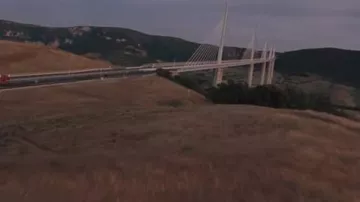The Millau viaduct in The holidays of Mr Bean