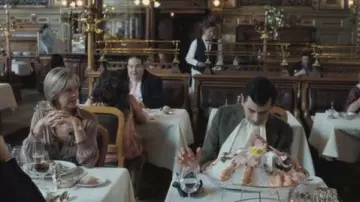Restaurant Le train Bleu Paris gare de Lyon train Station in The holidays of Mr Bean