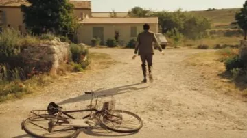 The hamlet of Souleyan the village of Oppède in The holidays of Mr Bean (Rowan Atkinson)