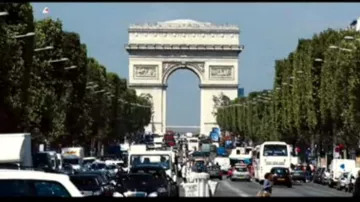 The arc de triomphe in Paris in Benjamin Gates 2: book of secrets (Nicolas Cage)
