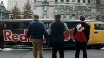 Le Hummer limousine Red Bull dans The Night Before
