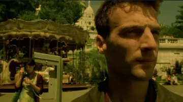 Le Sacré Coeur à Paris en arrière plan de Mathieu Kassovitz dans Le fabuleux destin d'Amélie Poulain