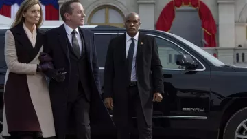 Abrigo Boss de Alex Kirkman (Natascha McElhone) en Designated Survivor S01E10