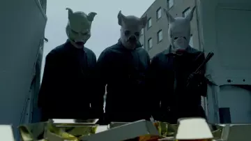 The mask of a pig carried by Billy Fuckin Ayers / Fuckin (Lucien Laviscount) in Snatch season 1