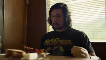 Le t-shirt noir Bob Seger & The Silver Bullet Band de Clyde Logan (Adam Driver) dans Logan Lucky