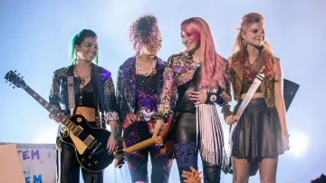 The guitar left-handed in Jem and the hollogrammes