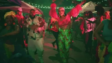 Los leggings Balenciaga de Rihanna en Wild Thoughts de Dj Khaled