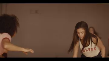 Los pantalones cortos deportivos de Selena Gomez en Bad Liar