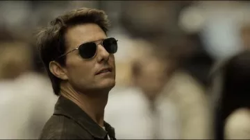 Randolph Engineering Aviator Sunglasses de Jack Harper (Tom Cruise) as seen in Oblivion movie wardrobe