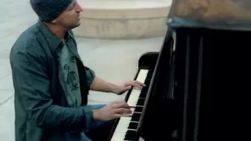 Daniel Powter Bad Day Official Music Video Warner Vault Clothes Outfits Brands Style And Looks Spotern