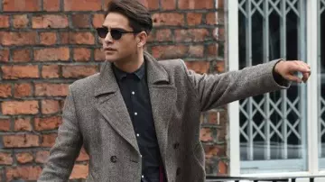 The mantle of Albert Hill (Luke Pasqualino) in the series Snatch