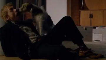 Leather shoes of Charlie Cavendish (Rupert Grint) in Snatch S01E07