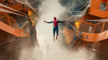 Spider-Man Costume porté par Peter Parker (Tom Holland) comme vu dans Spider-Man: Retour à la maison