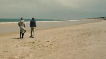 La plage de la Conche des Baleines, Île de Ré dans Alceste à bicyclette (Fabrice Luchini et Lambert Wilson)