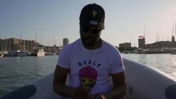 La camiseta de Beely en el clip de Jul's Beely