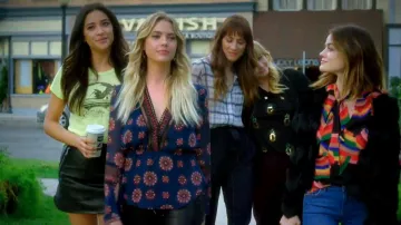 The t-shirt CURRENT/ELLIOTT Emily Fields (Shay Mitchell) in Pretty Little Liars S7E20