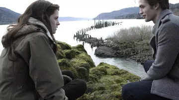 Le pan­ta­lon en ve­lours mar­ron Adriano Goldschmied de Bella Swan (Kristen Stewart) dans Twilight, chapitre 1 : Fascination