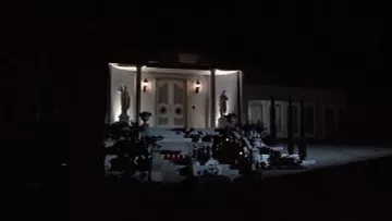 The remains of Manolo Ribera / Manny (Steven Bauer) in Scarface