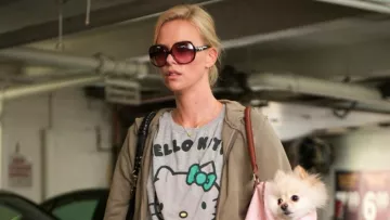 Les lunettes de soleil Christian Dior de Mavis Gary (Charlize Theron) dans Young Adult