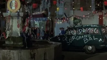 Le village de Bargemon dans le Var dans Le Cerveau
