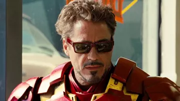 Sunglasses Von Zipper of Tony Stark (Robert Downey, Jr.) in Iron Man 2