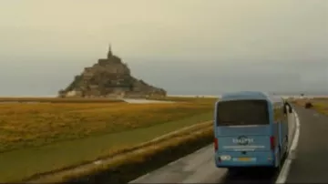 The Mont Saint-Michel in A week on two (Mathilde Seigner and Bernard Campan )